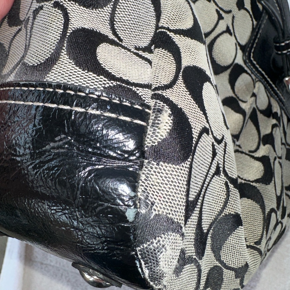 Signature coach purse - Picture 10 of 14